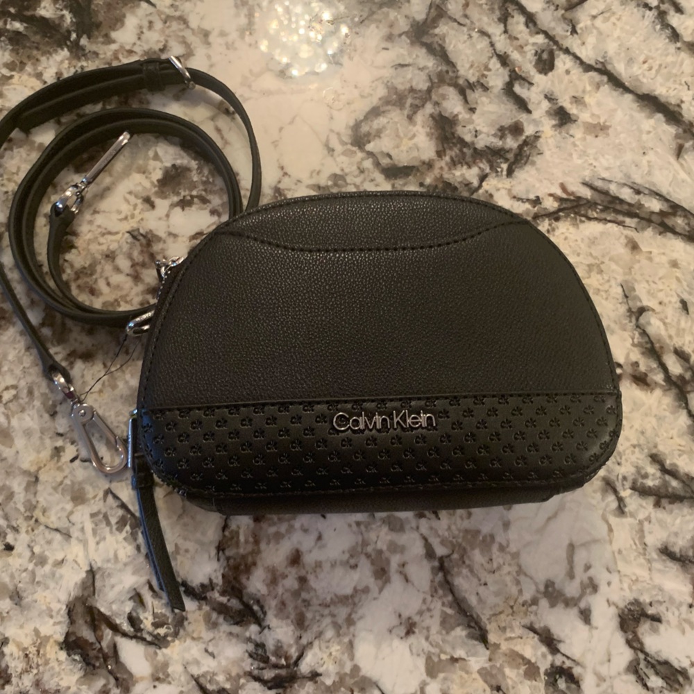 NEW Calvin Klein Crossbody, Removable/Adjustable Strap
